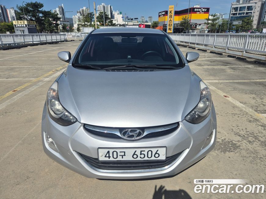 Hyundai AVANTE 2013