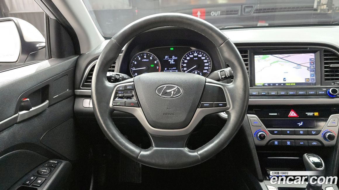 Hyundai AVANTE 2016