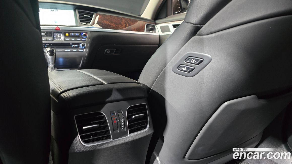 Hyundai Genesis 2016