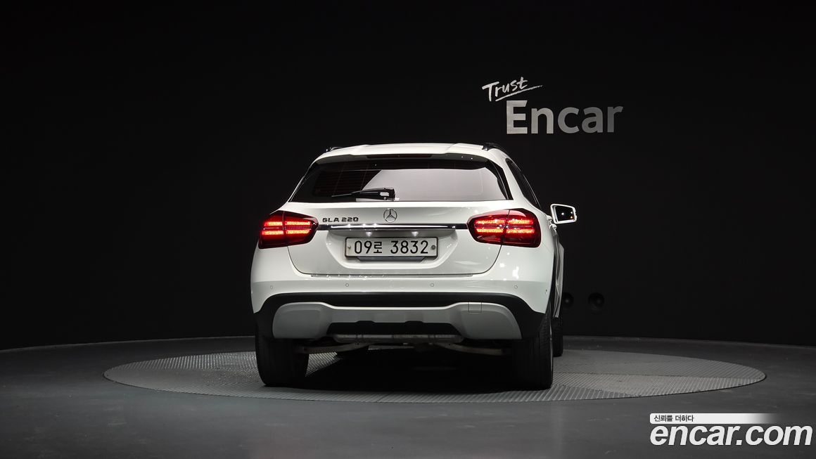 Mercedes-Benz GLA-Class 2019