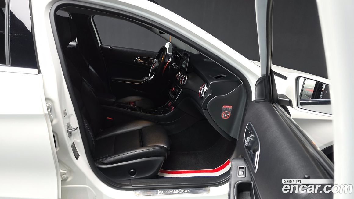 Mercedes-Benz GLA-Class 2019