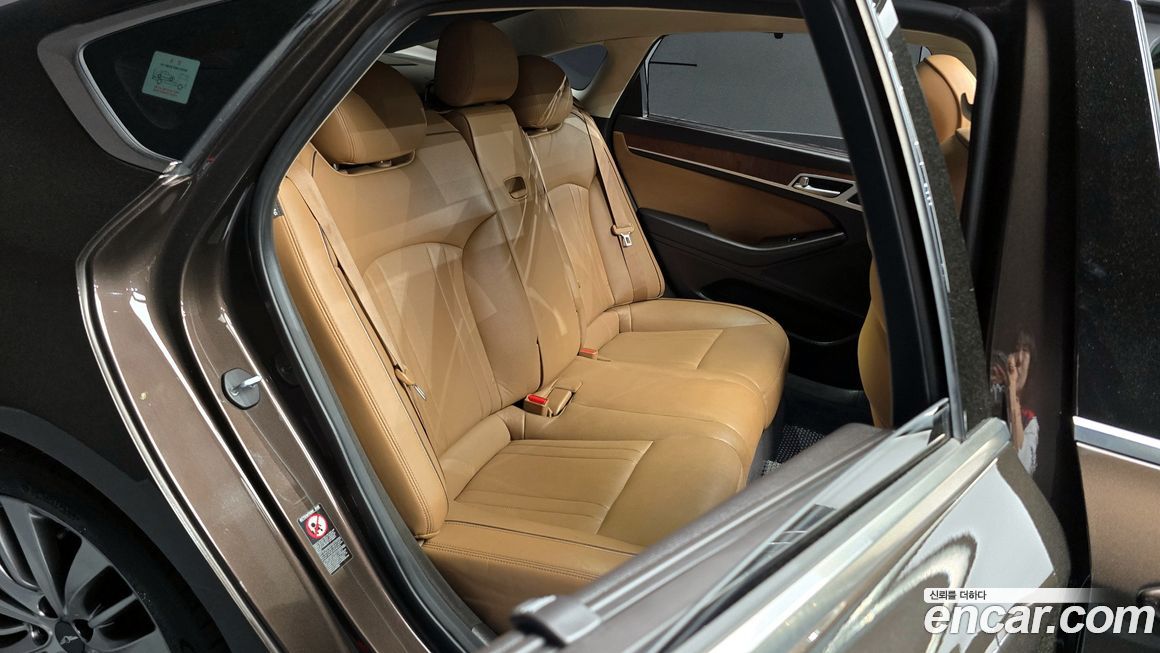 Hyundai Genesis 2016