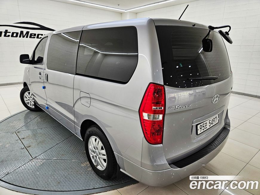 Hyundai Starex 2021