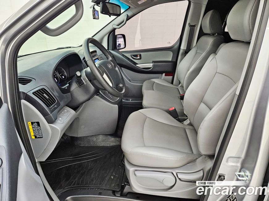 Hyundai Starex 2021