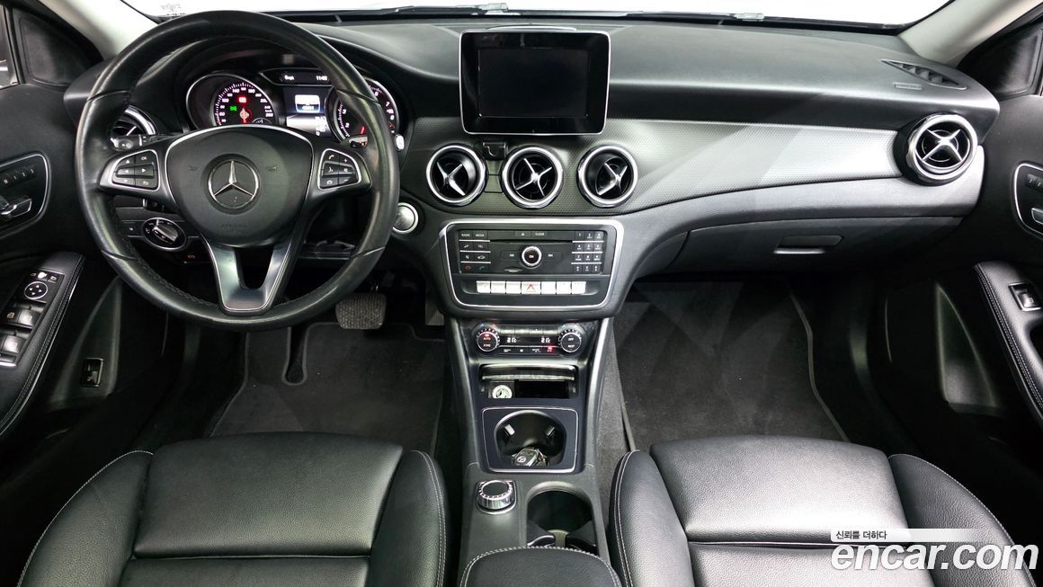 Mercedes-Benz GLA-Class 2018