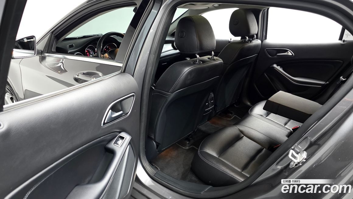 Mercedes-Benz GLA-Class 2018