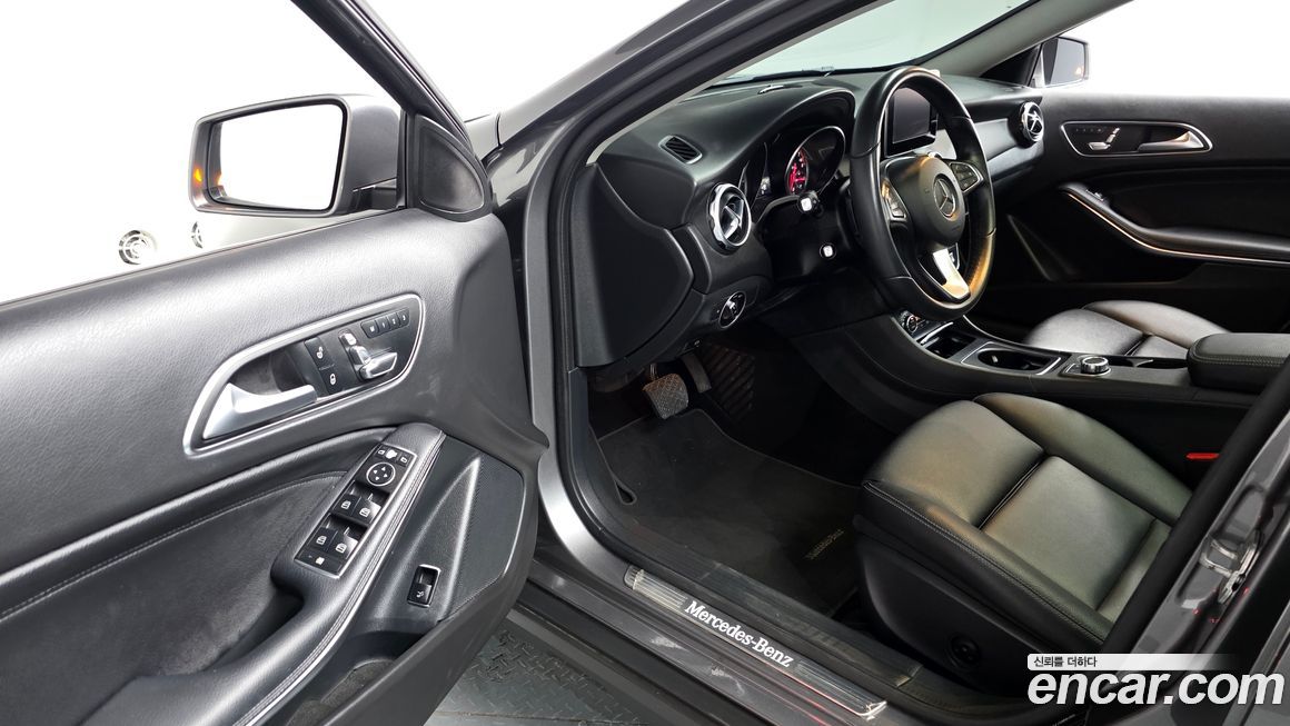 Mercedes-Benz GLA-Class 2018