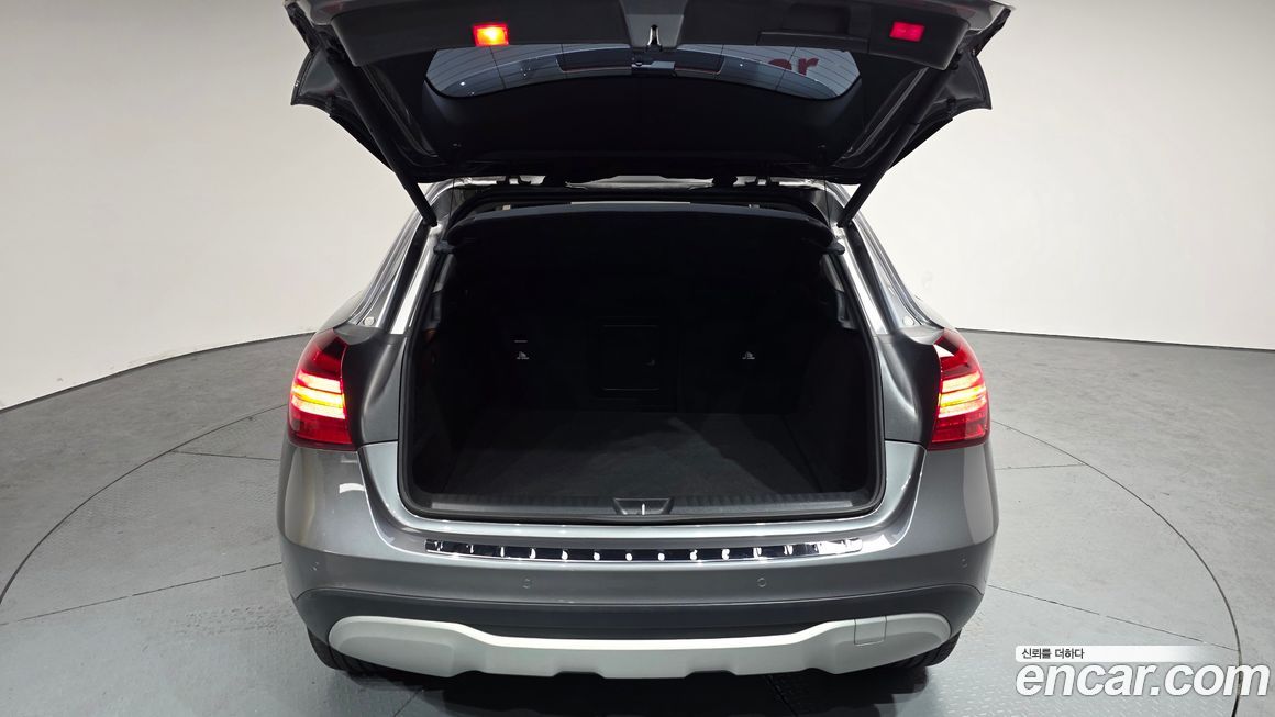 Mercedes-Benz GLA-Class 2018