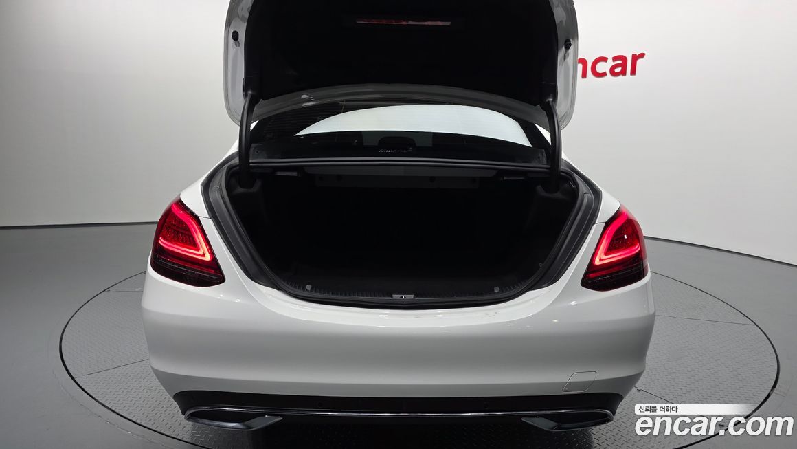 Mercedes-Benz C-Class 2020