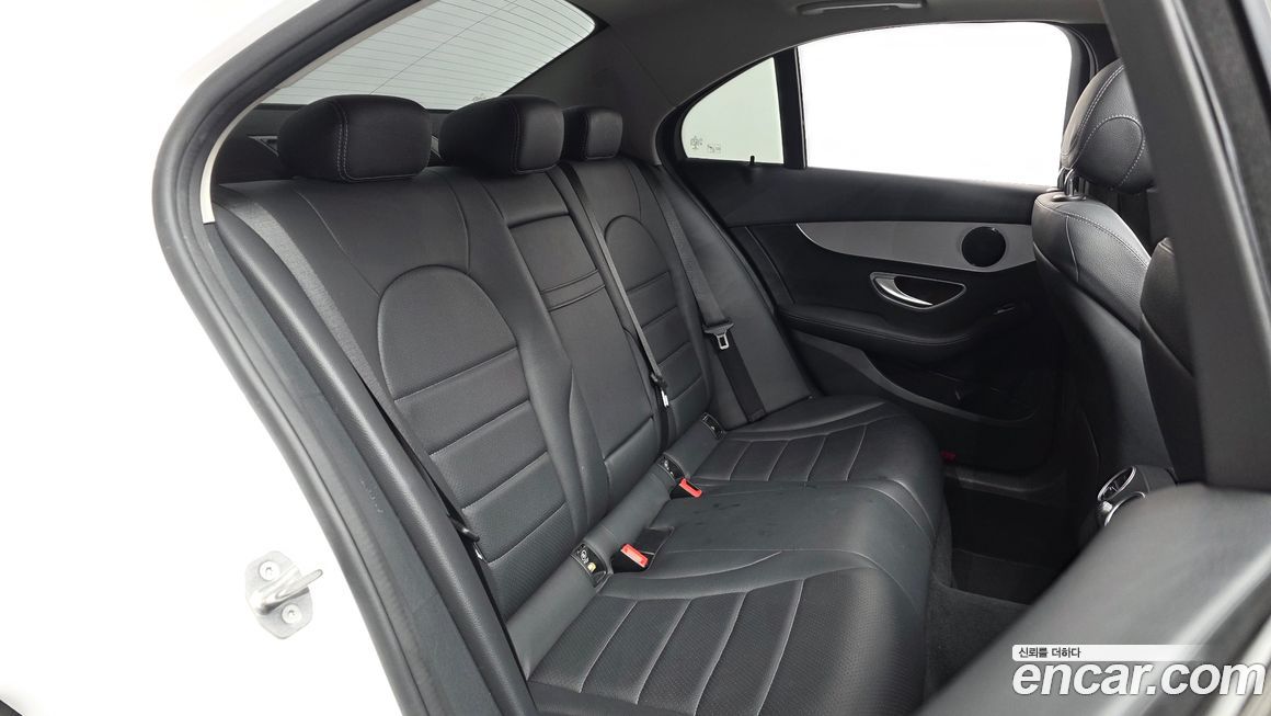 Mercedes-Benz C-Class 2020
