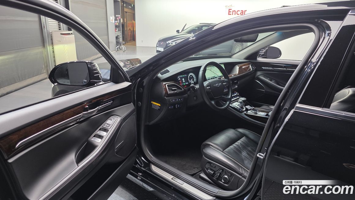 Genesis EQ900 2016