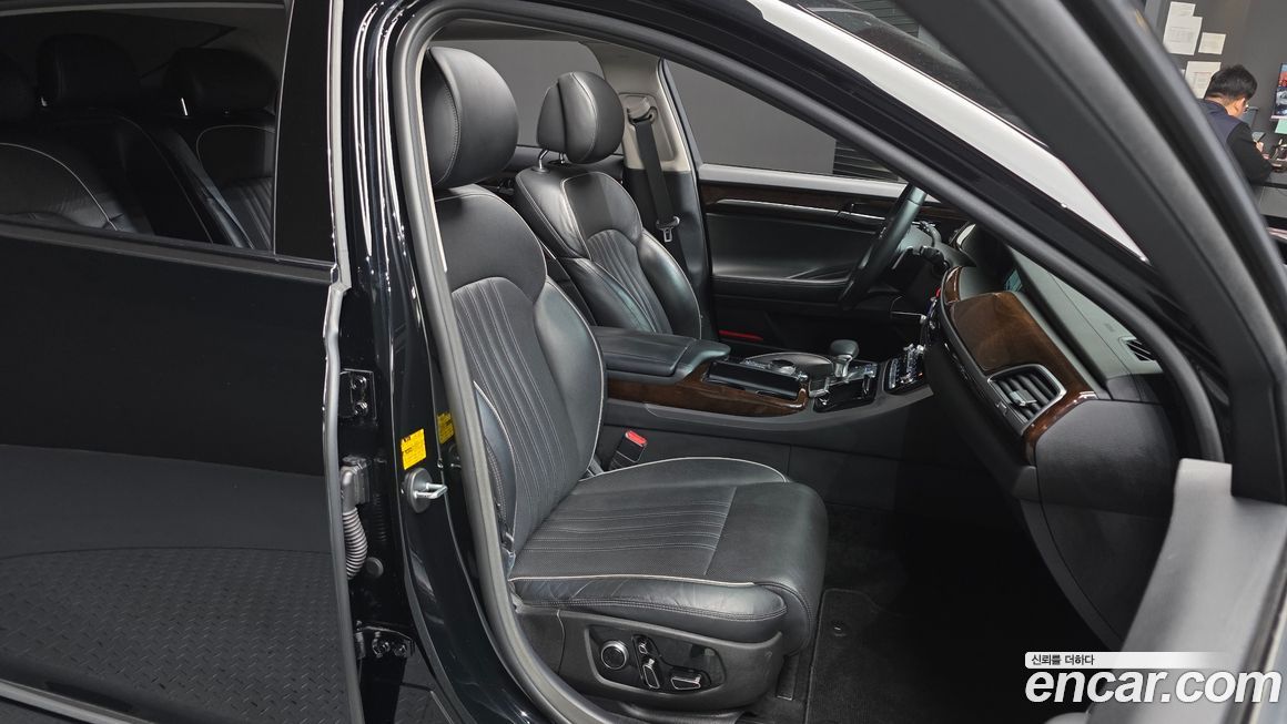 Genesis EQ900 2016