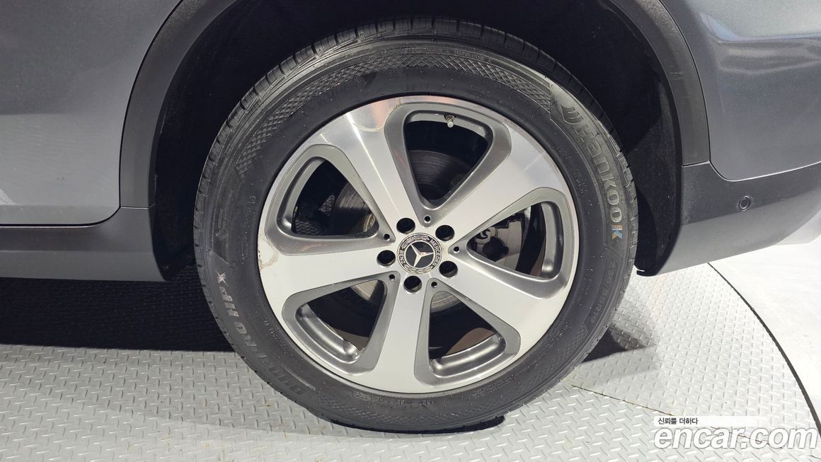 Mercedes-Benz GLC-Class 2018