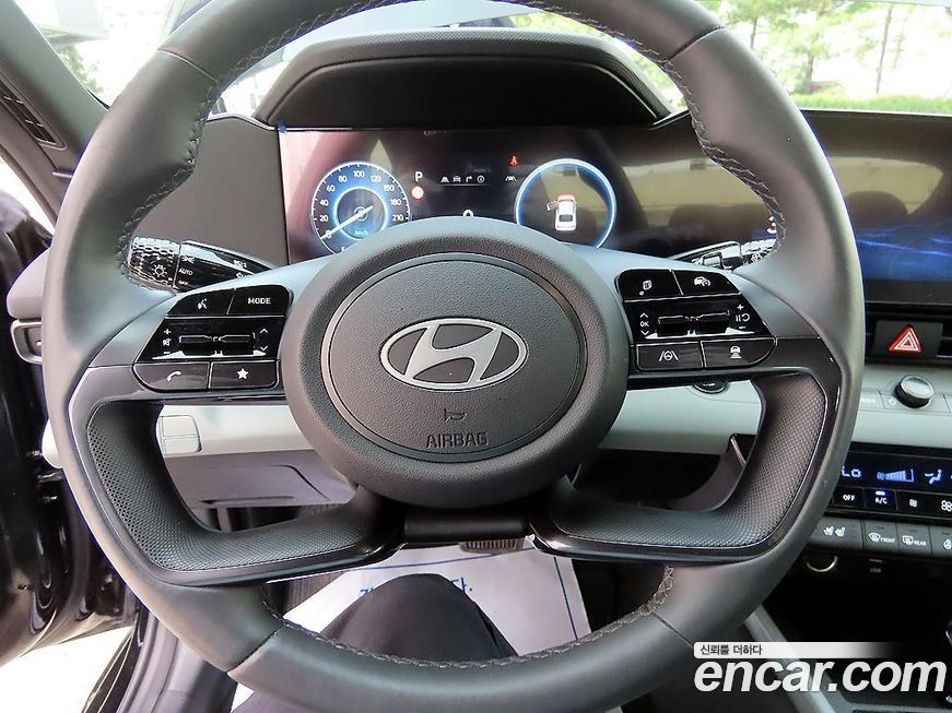 Hyundai AVANTE 2025