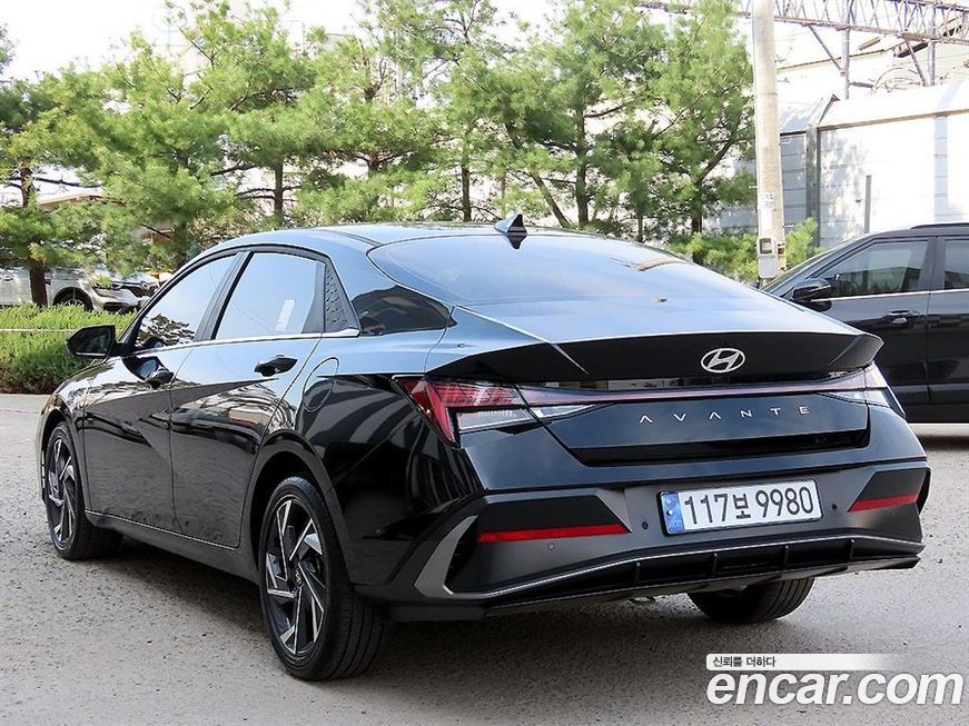 Hyundai AVANTE 2025
