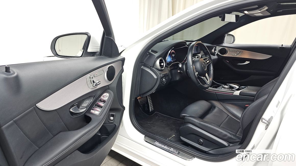 Mercedes-Benz C-Class 2021
