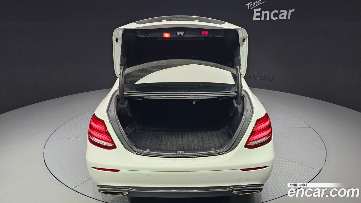 Mercedes-Benz E-Class 2018