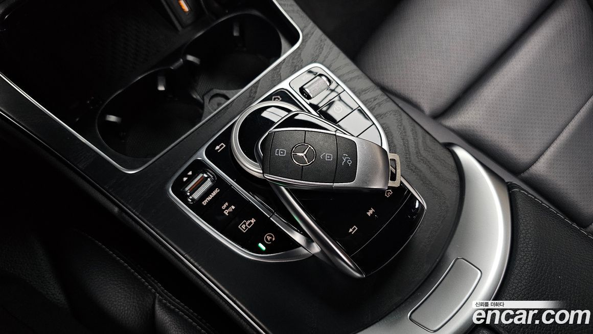 Mercedes-Benz C-Class 2021