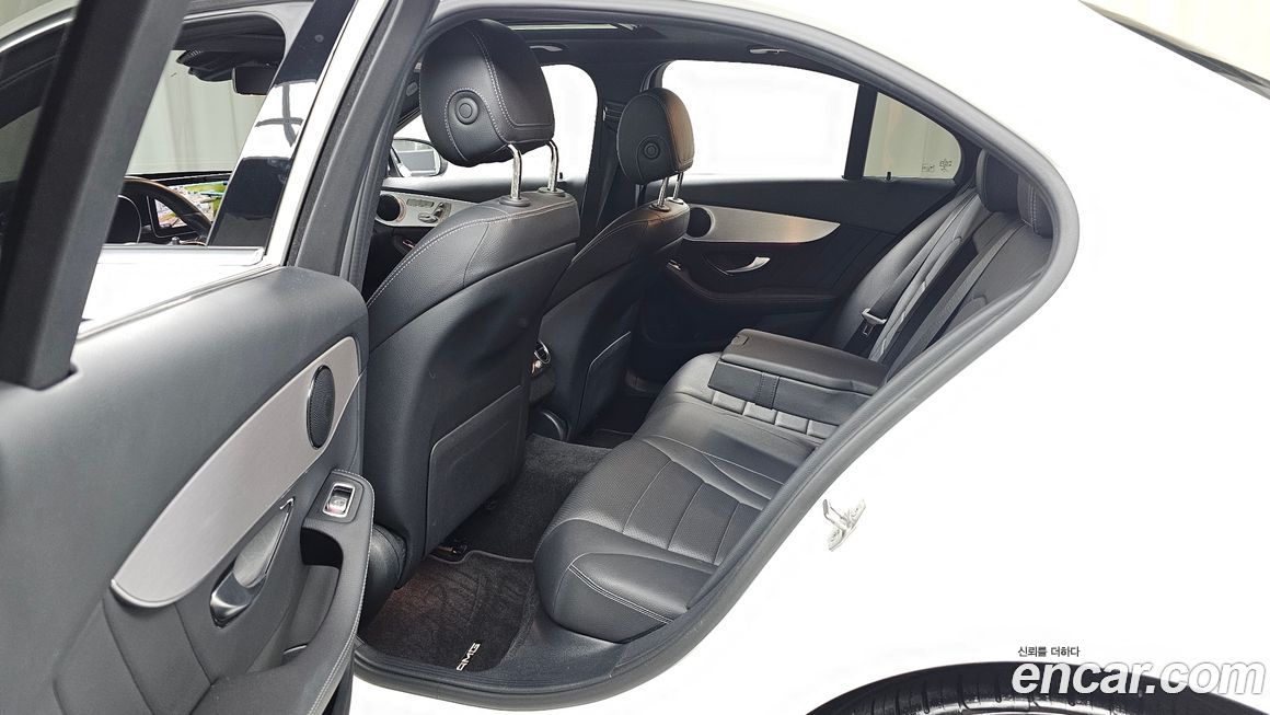 Mercedes-Benz C-Class 2021