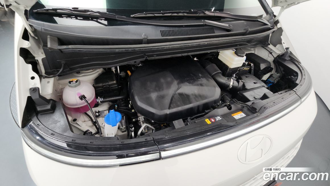 Hyundai Staria 2025
