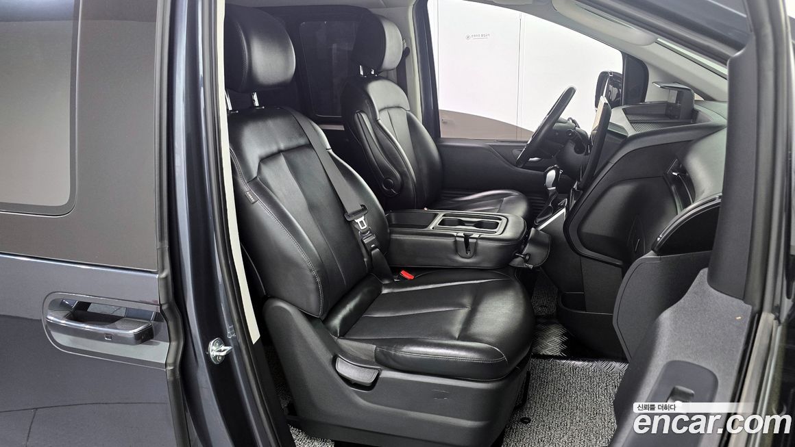 Hyundai Staria 2022