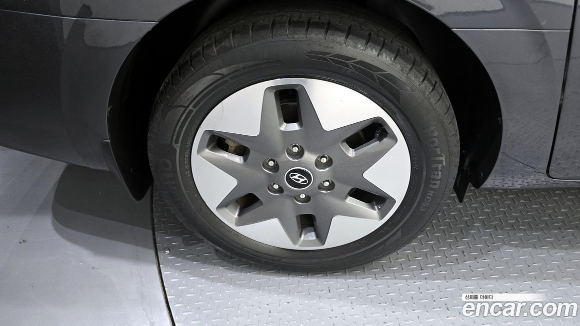 Hyundai Staria 2022