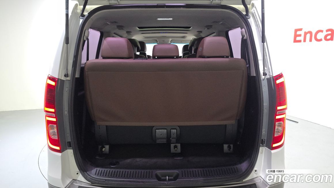 Hyundai Starex 2021