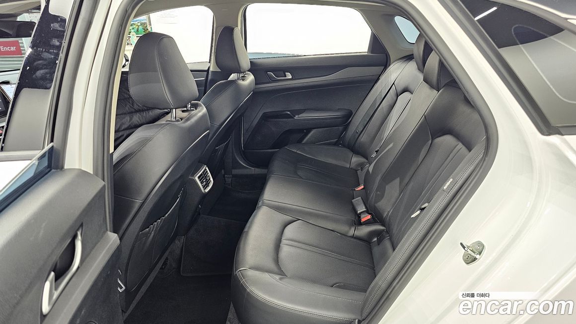 Kia K5 2023