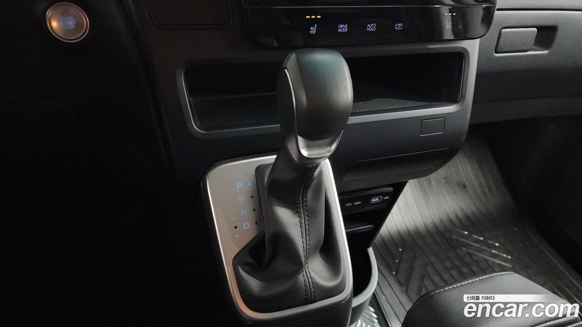Hyundai Staria 2024