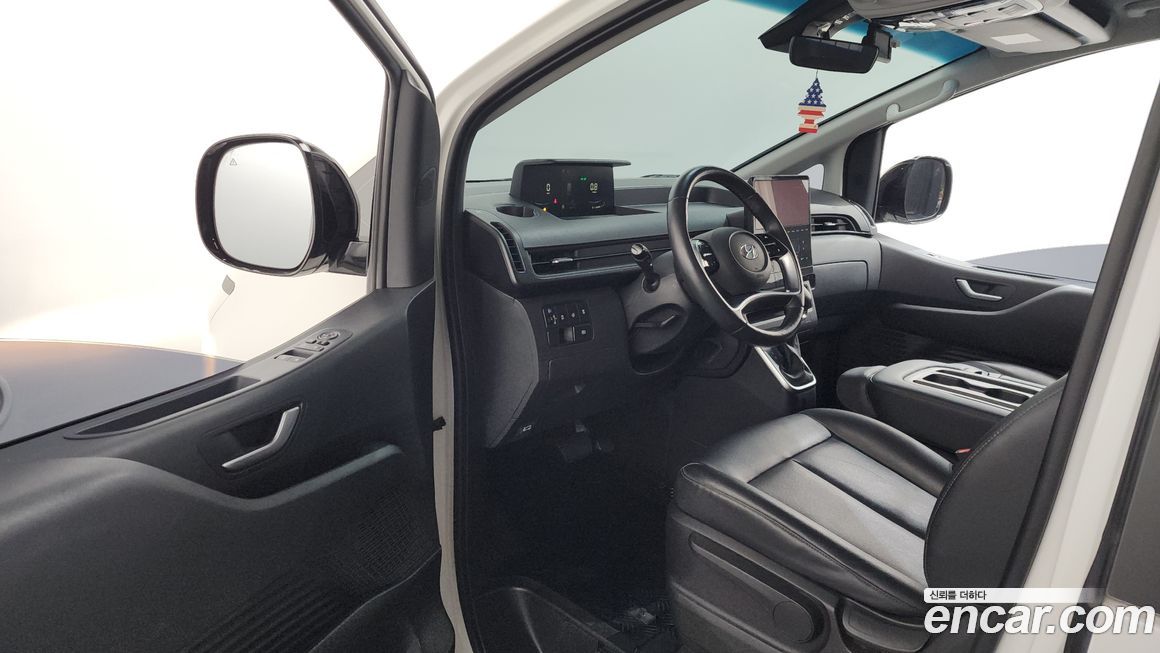 Hyundai Staria 2024