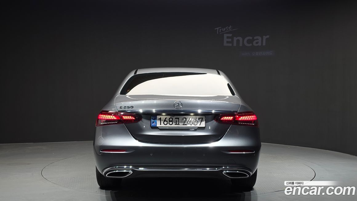 Mercedes-Benz E-Class 2021