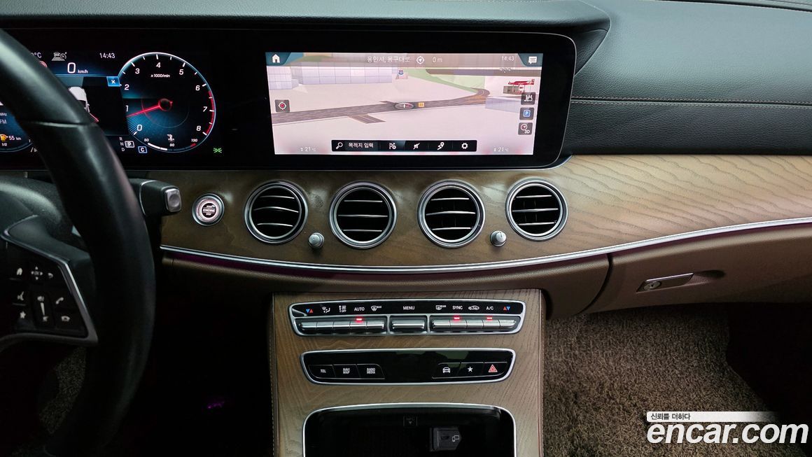 Mercedes-Benz E-Class 2021
