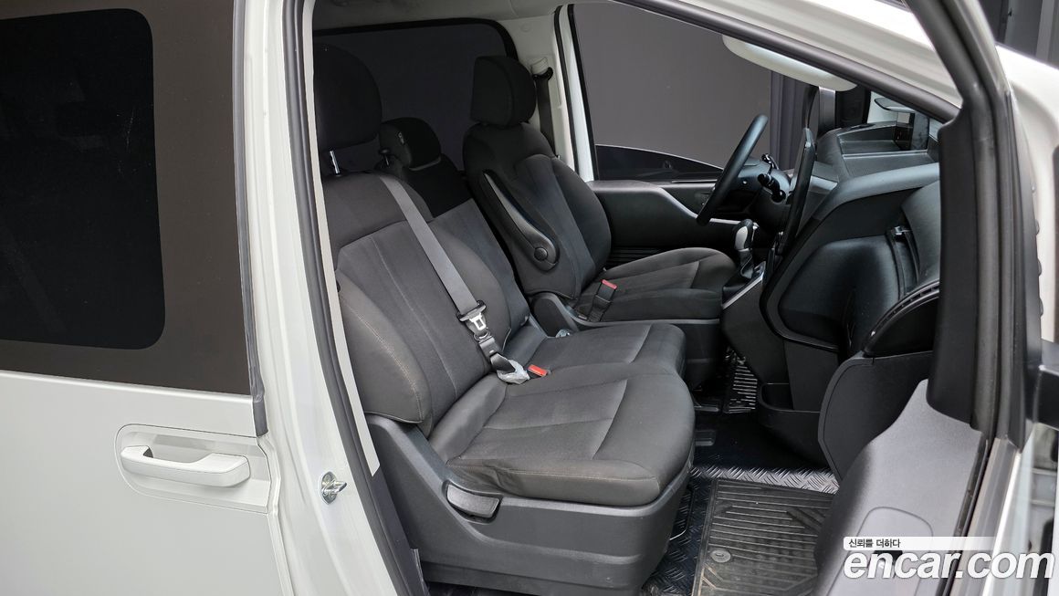 Hyundai Staria 2022