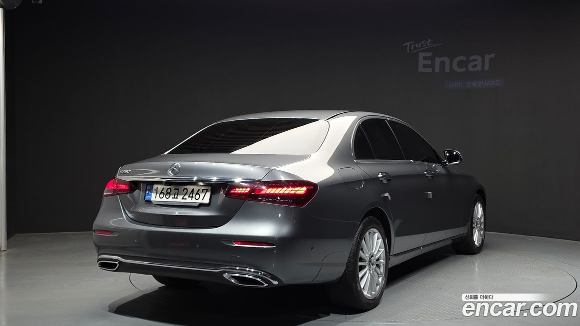 Mercedes-Benz E-Class 2021