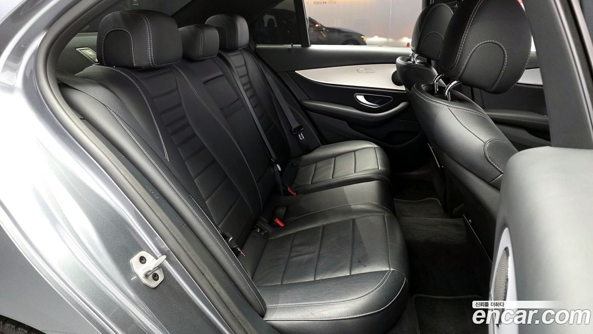 Mercedes-Benz E-Class 2021