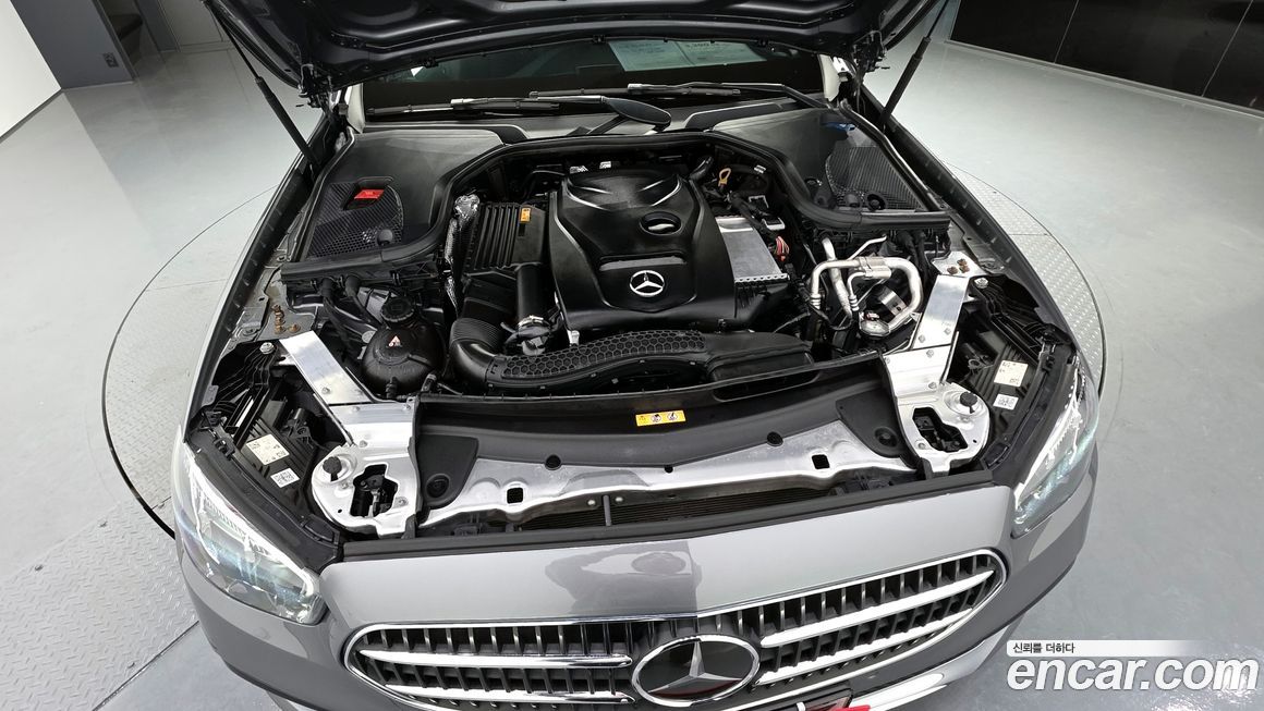 Mercedes-Benz E-Class 2021