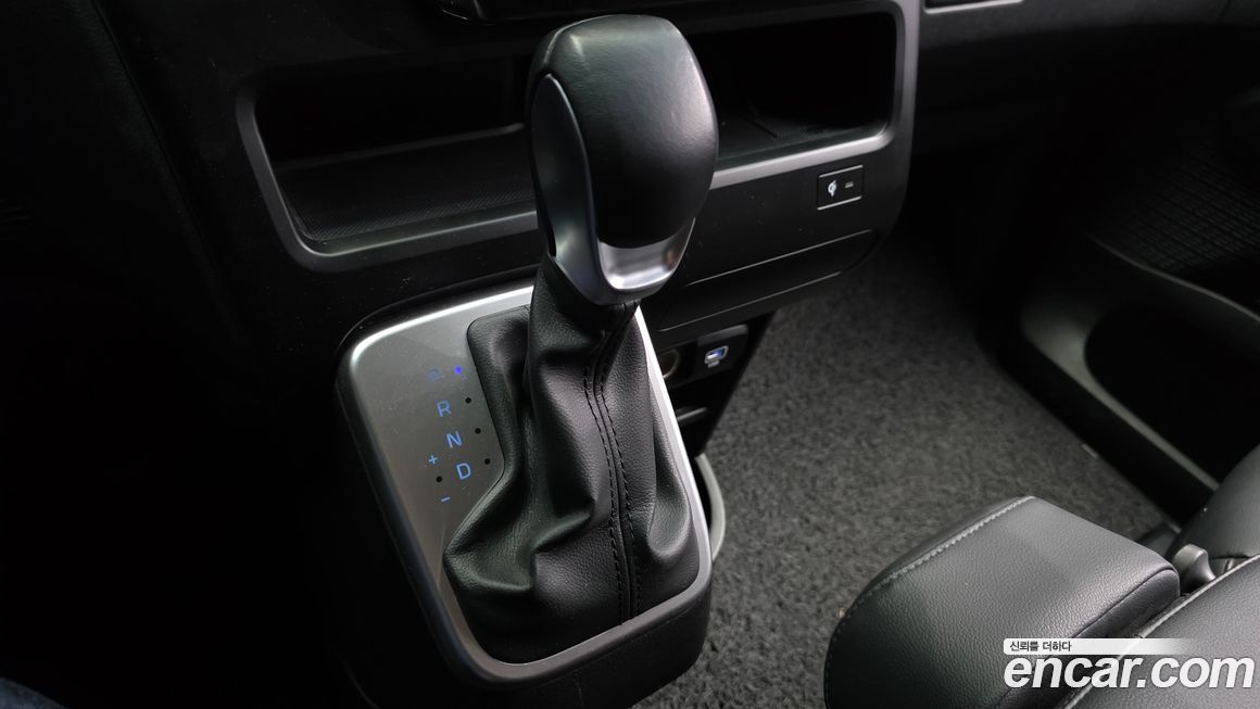 Hyundai Staria 2025