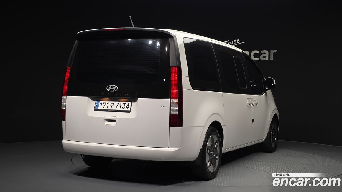 Hyundai Staria 2025