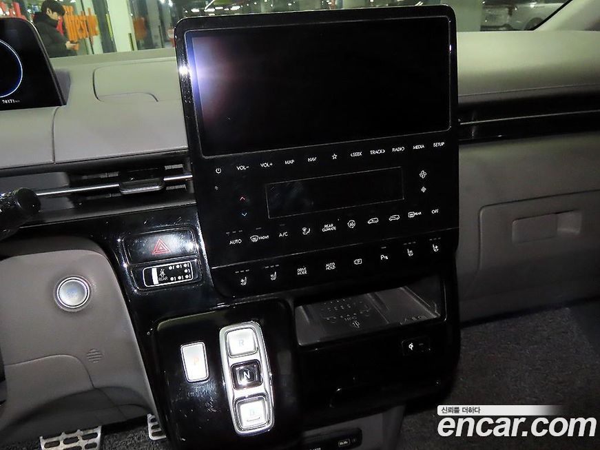 Hyundai Staria 2022