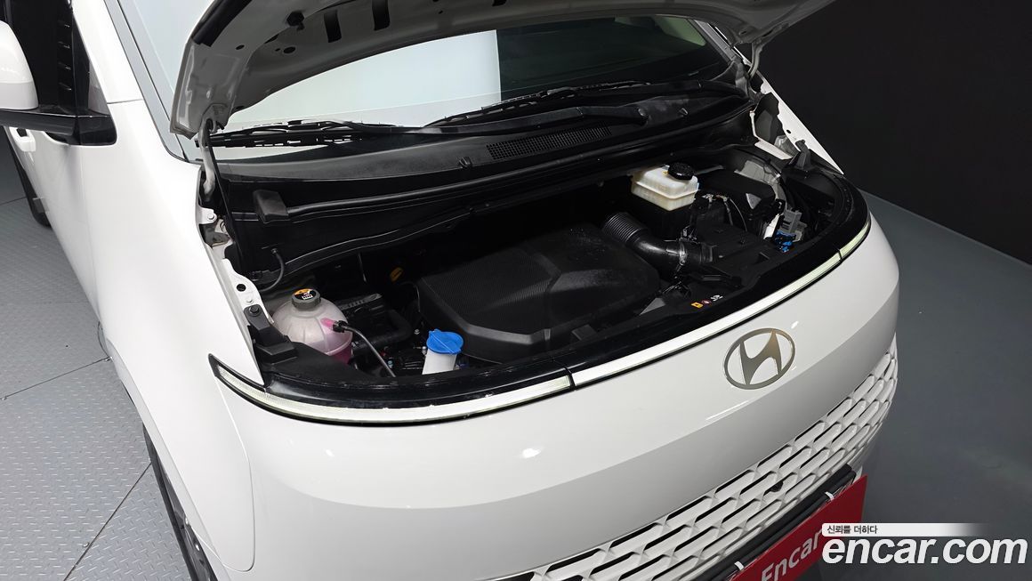 Hyundai Staria 2025