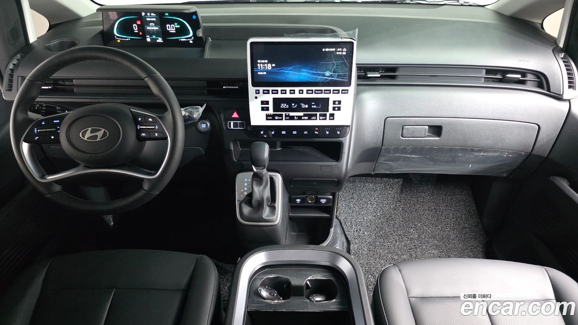 Hyundai Staria 2025