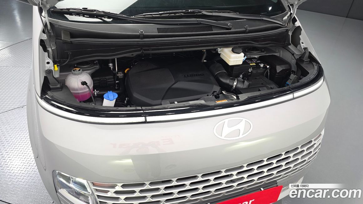 Hyundai Staria 2025