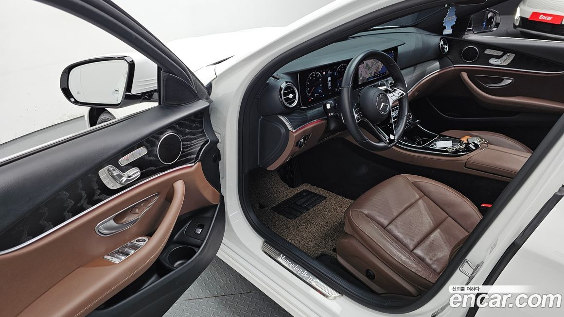 Mercedes-Benz E-Class 2022