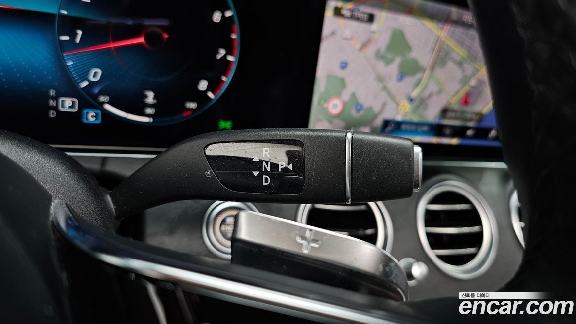 Mercedes-Benz E-Class 2022