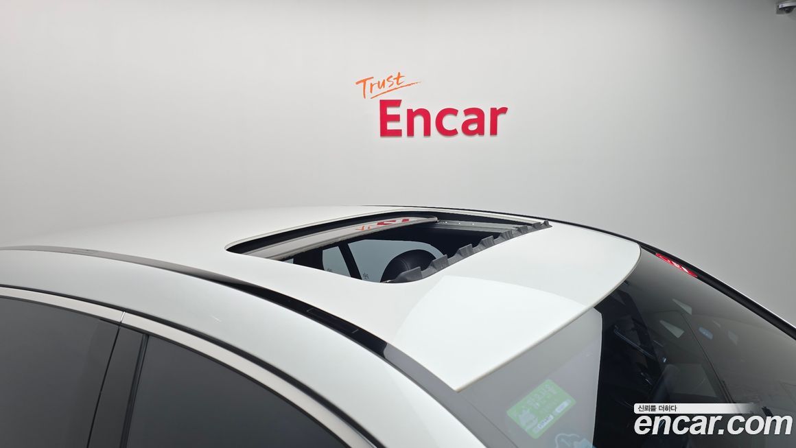 Mercedes-Benz EQC 2020