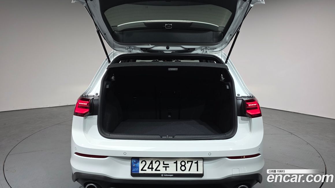 Volkswagen Golf 2024