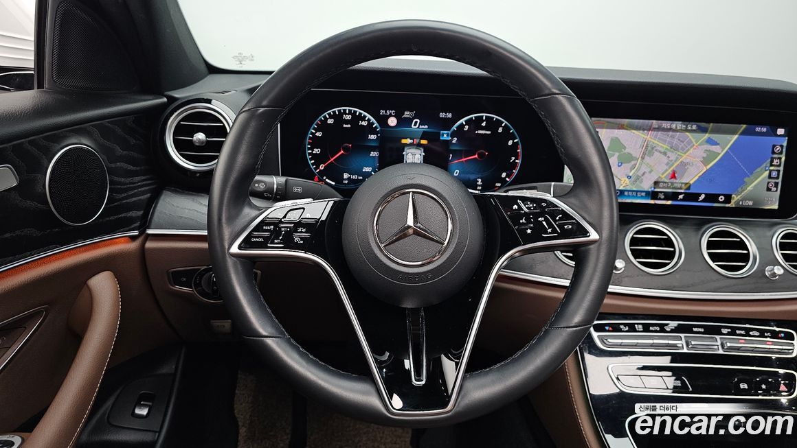 Mercedes-Benz E-Class 2022