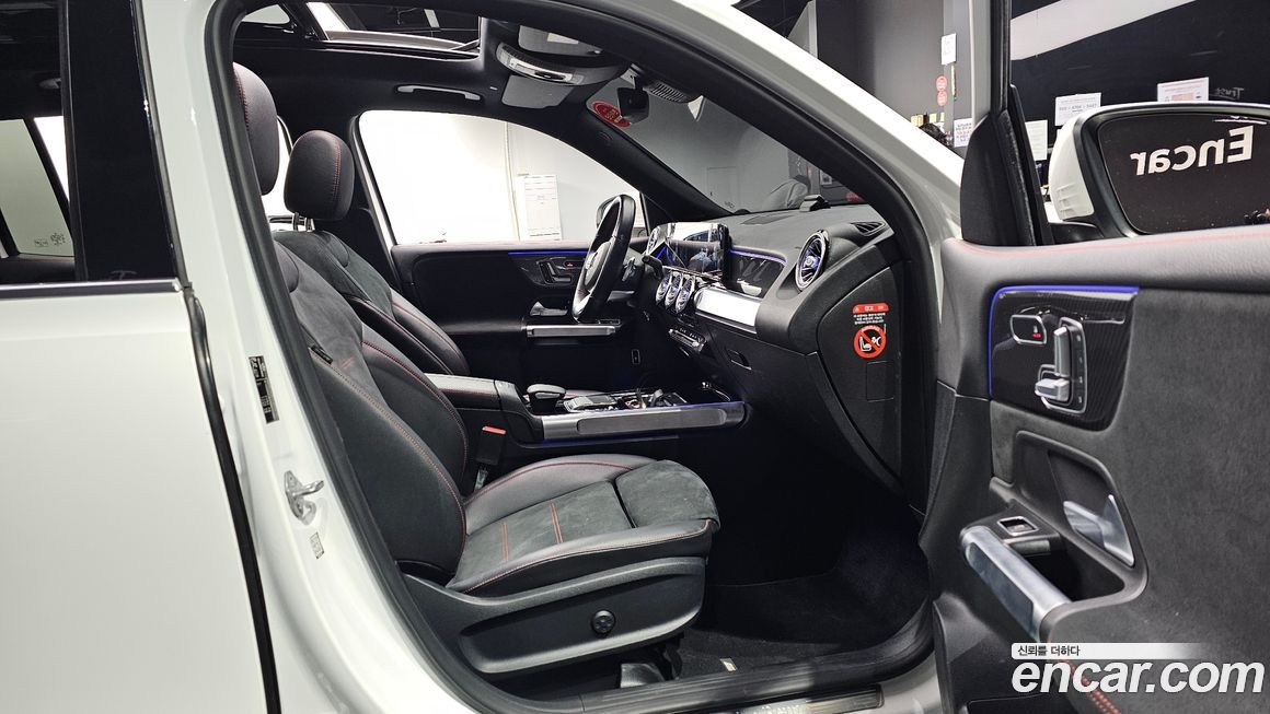 Mercedes-Benz GLB-Class 2021