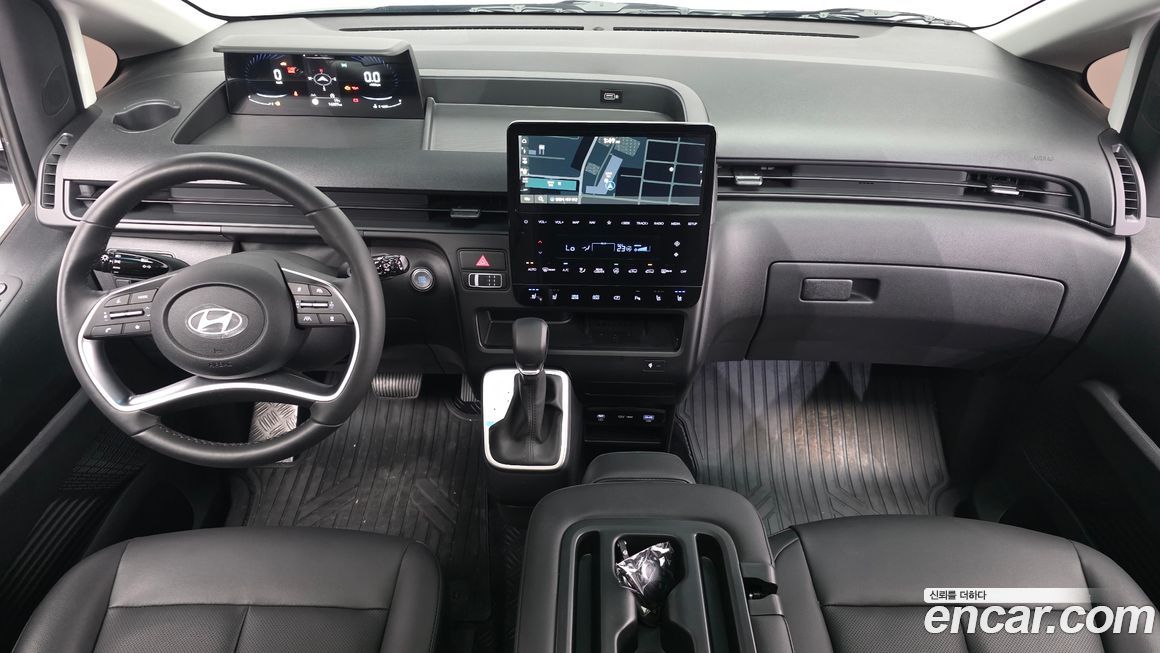 Hyundai Staria 2025