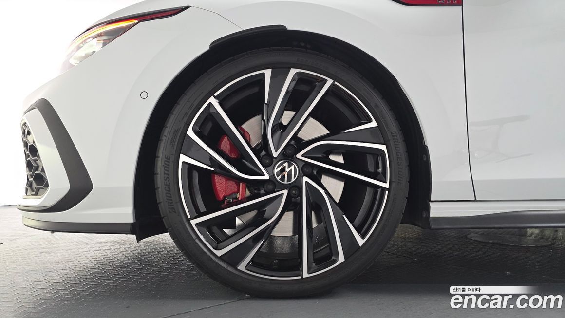 Volkswagen Golf 2024